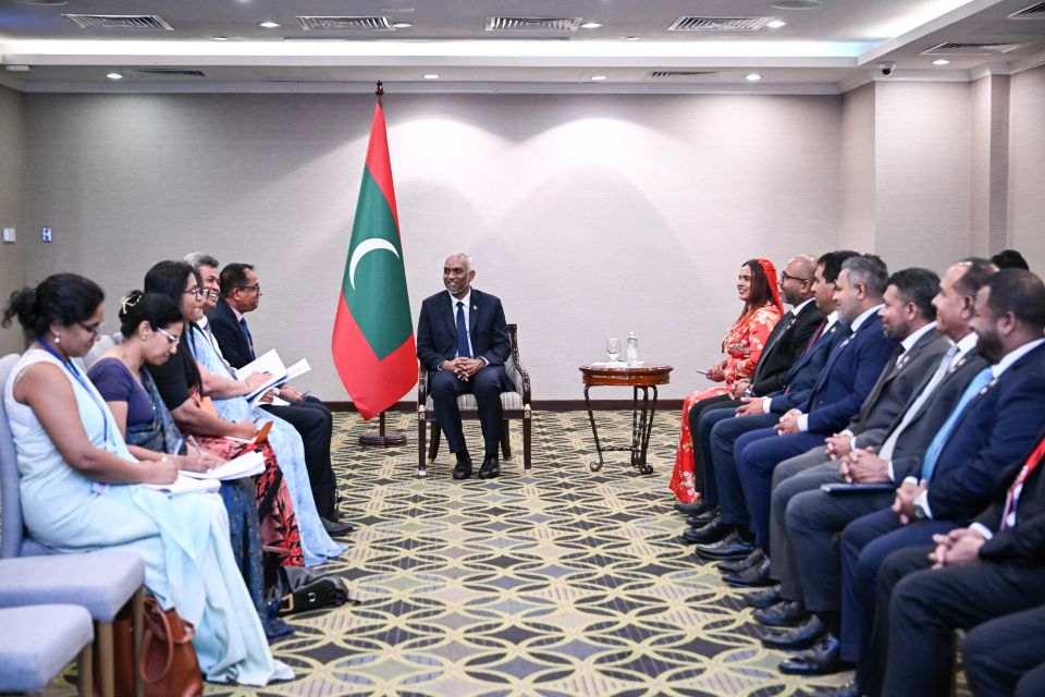 Raees, Lanka ge gaanoonu hadhaa majileehuge Raees aa bahdhalu kurahvaifi
