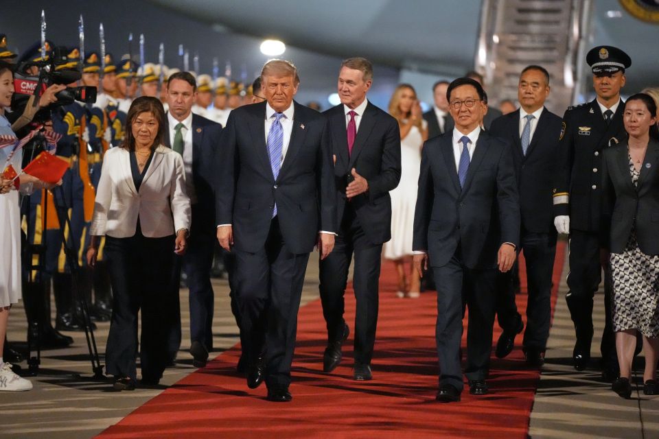 Raees Trump, China ah vadaigenfi 