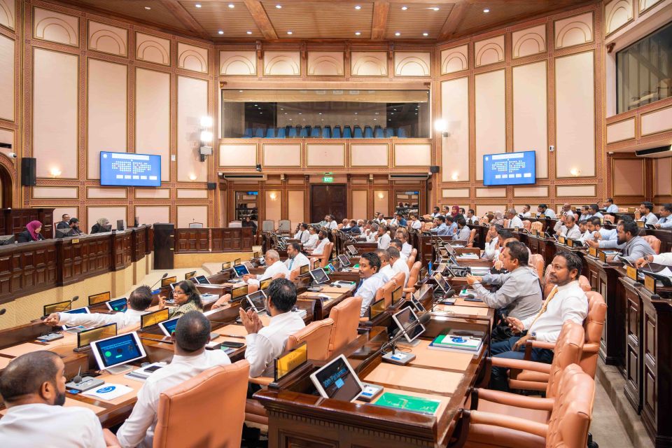 Thasdheegu nukuravvaa fonuvvailevvi gunavan badhalu kurumuge bill alun committee ah
