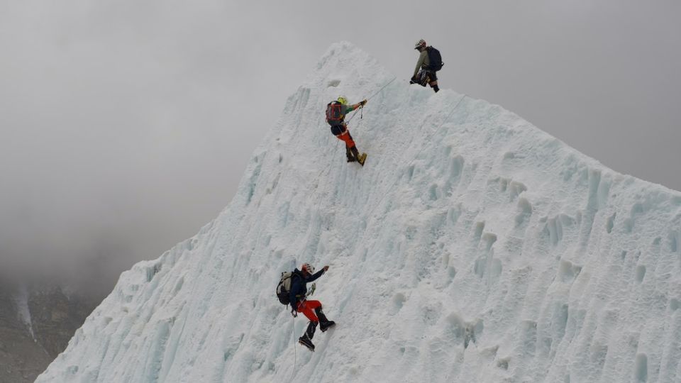 Eh dhuvas thereygai 274 meehun Mount Everest ge enme machchah arai record eh hadhaifi