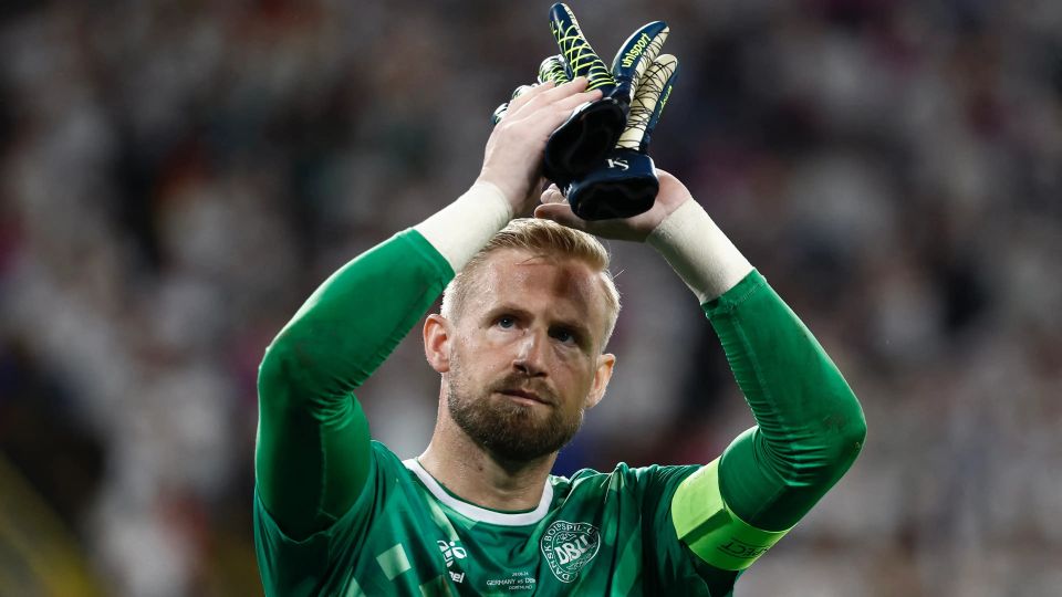Aniyaain rangalhu nuvevi, Kasper Schmeichel retire koffi 