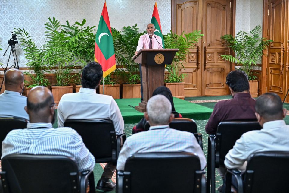 Mi mas nimey hisaabu dollaru massalayah luyeh libeynekamuge ishaaraatheh