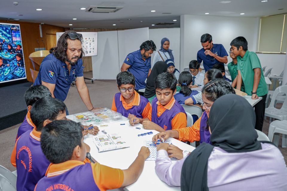 Kudakudhinge dhuvahu STELCO ge haassa harakaatheh 