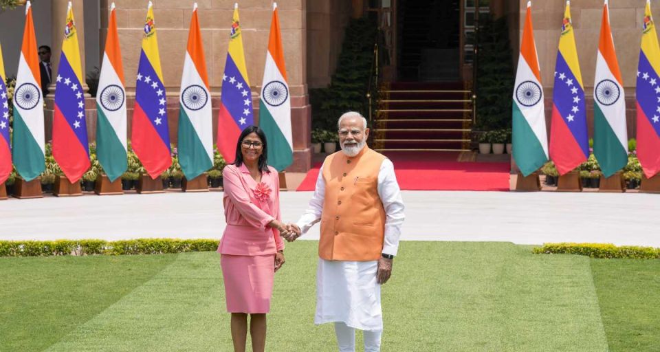 Modi aai Venezuela ge acting raees baddhalukuravvai, hakathaige dhaairaain gulhun badhahikuran mashvaraa kuravvaifi