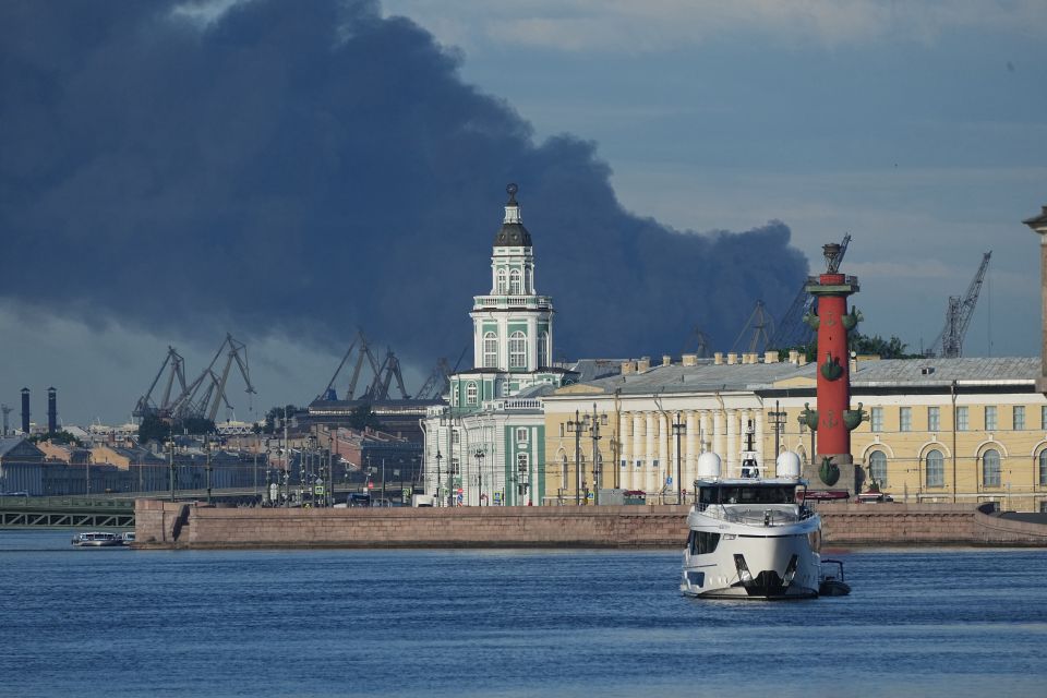 St. Petersburg ge iguthisaadhee forum aa dhimaakoh Ukraine inn varugadha hamalaathakeh dheefi
