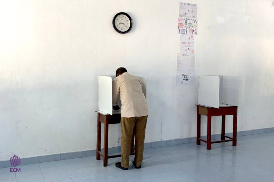 Hithadhoo by-election ge vote lun 5:00 ah ithuru kohfi