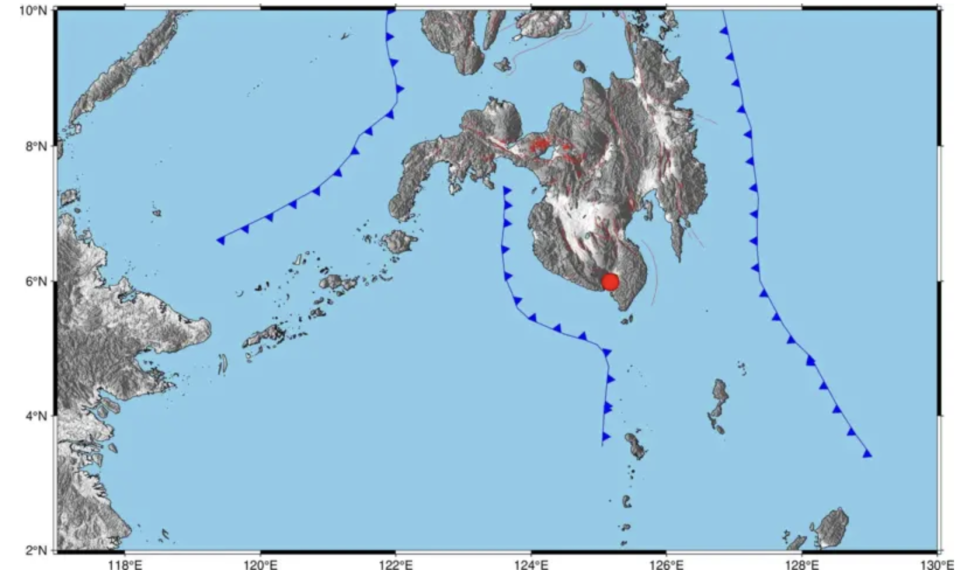 Bihelumakaa eku Philippines aai Indonesia adhi Japan inn Tsunami ge inzaaru, Raajje ah nurakkaleh neiy 