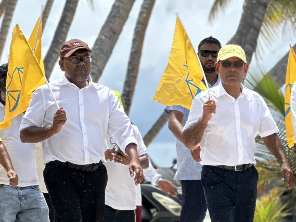 Nasheed aa eku feshunee rangalhu dhathurehkann saafuvejje: Fayyaz
