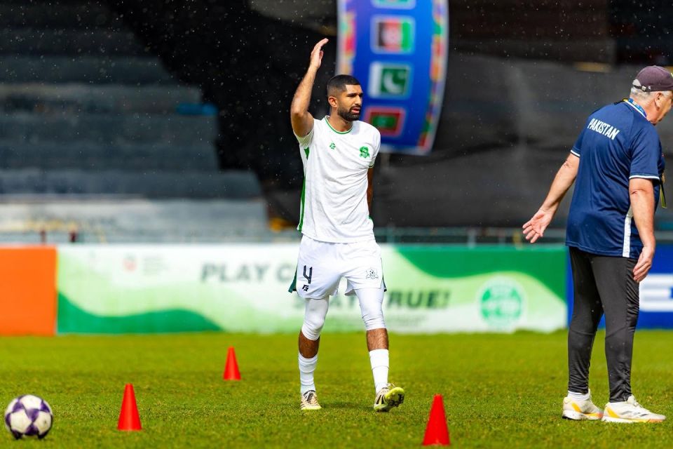 Europe ge footbalhaige thajuribaain sarahddhee footbalha'ah badhalu thakeh