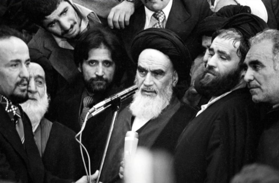 Iran ge kurimatheegai America akee Sheythaan Bozrog eve. 