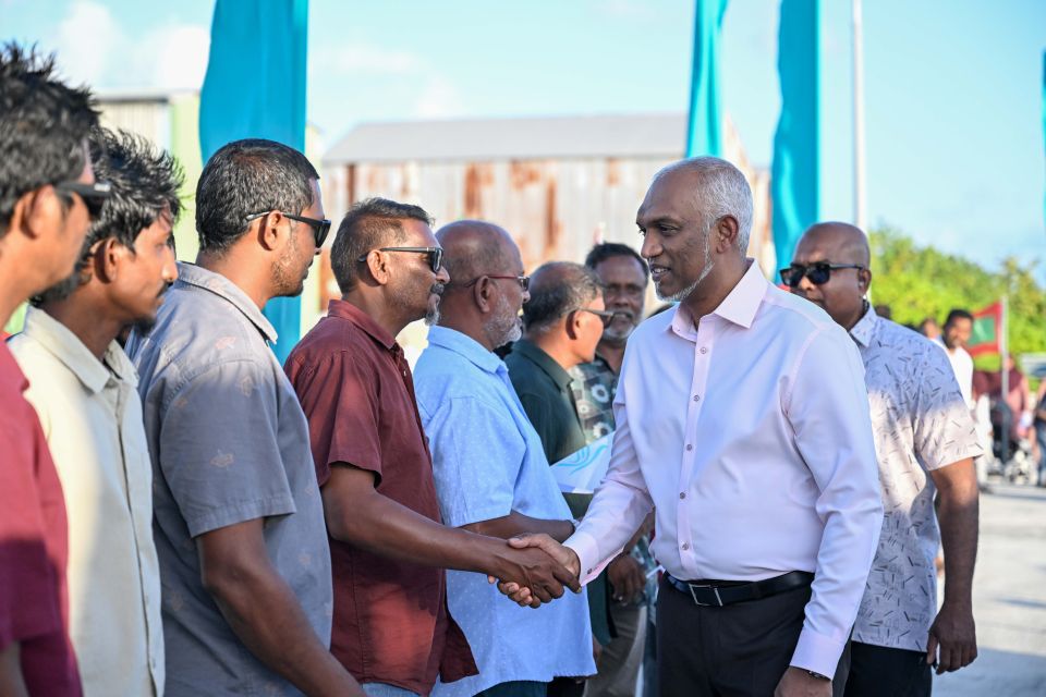Raees aa vakin bahdhalukoh vaahaka dhekkumuge furusathu 