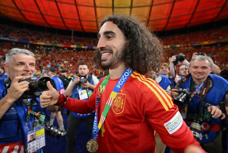 Cucurella World Cup ah dhiyaeeves anhenunge ''Lucky Pajama'' hifaigen 