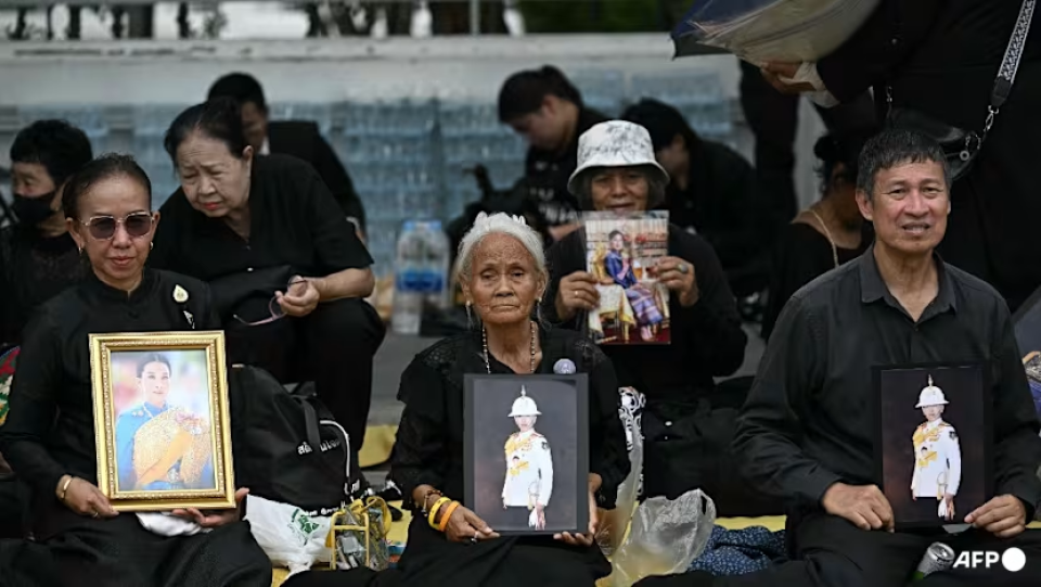 Thousands gather in Thai capital to mourn late princess