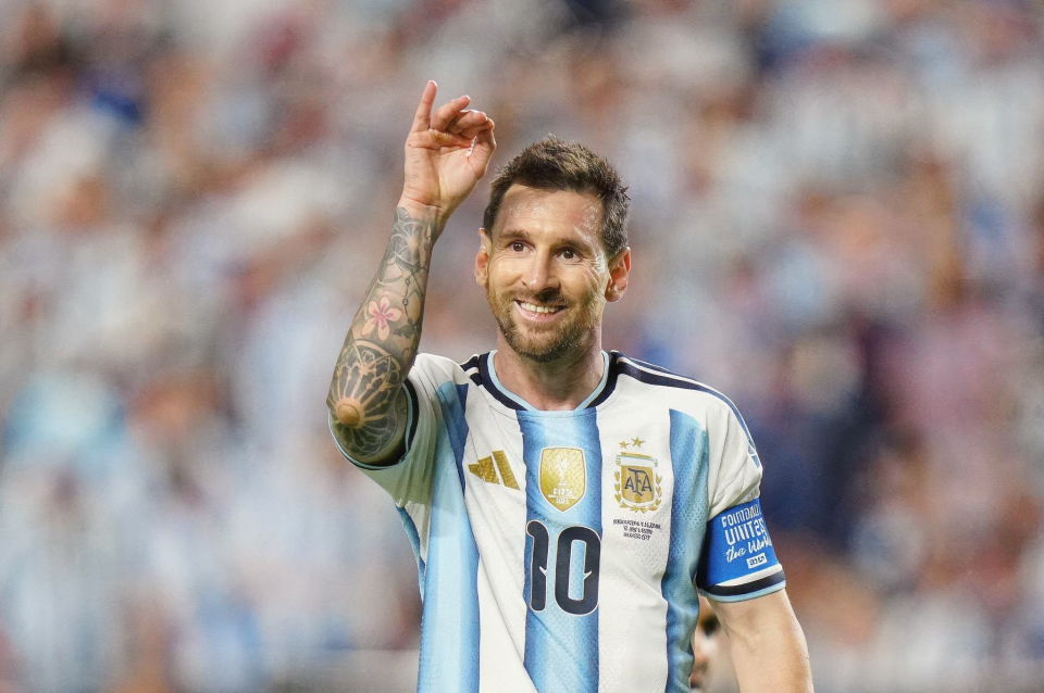 Messi ge hat-trick aa eku record, Argentina ge feshun rangalhu 