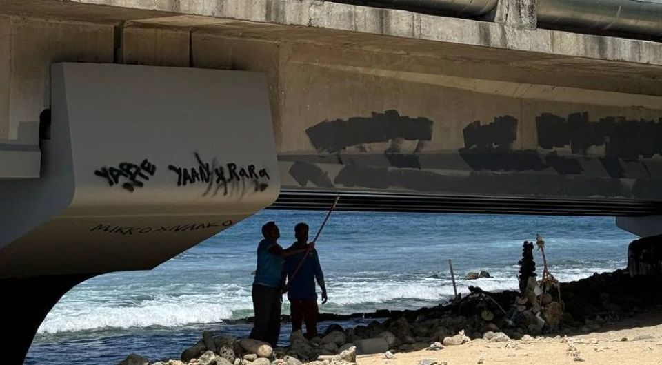 Male' ge eki sarahahdhuthakugai huri graffity thah fohe saafu kuranee
