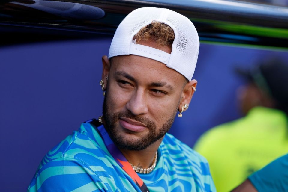 Adhives Neymar ah kulhevey vareh nuvey 
