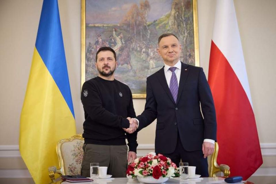 Zelensky ah dheefaivaa Poland ge enme mathee sharafu athulaifi
