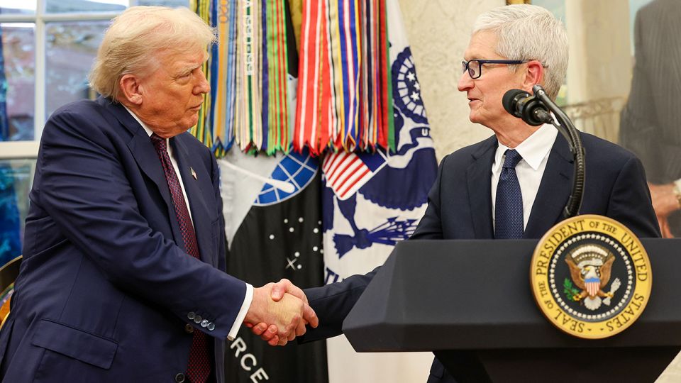 iPhone ge agu boduvedhaane kamuge inzaaru Tim Cook dhevvaifi