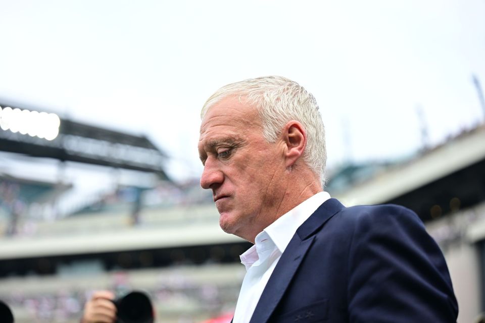 Deschamps ge mamma maruvumun dhen oiyy match gai bench in nufennaane 