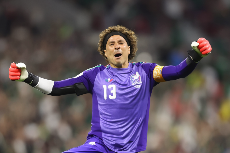 Mexico ah furihama record eh, Ochoa ah 6 vana World Cup ge sharafu 