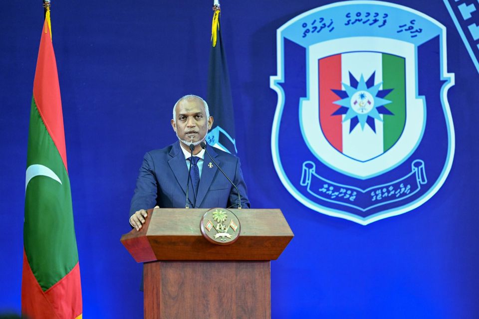 Hidhumai dheyn huri dhathitha nahthaalumah fuluhunge gaanoona badhalu gehnaanan: Raees