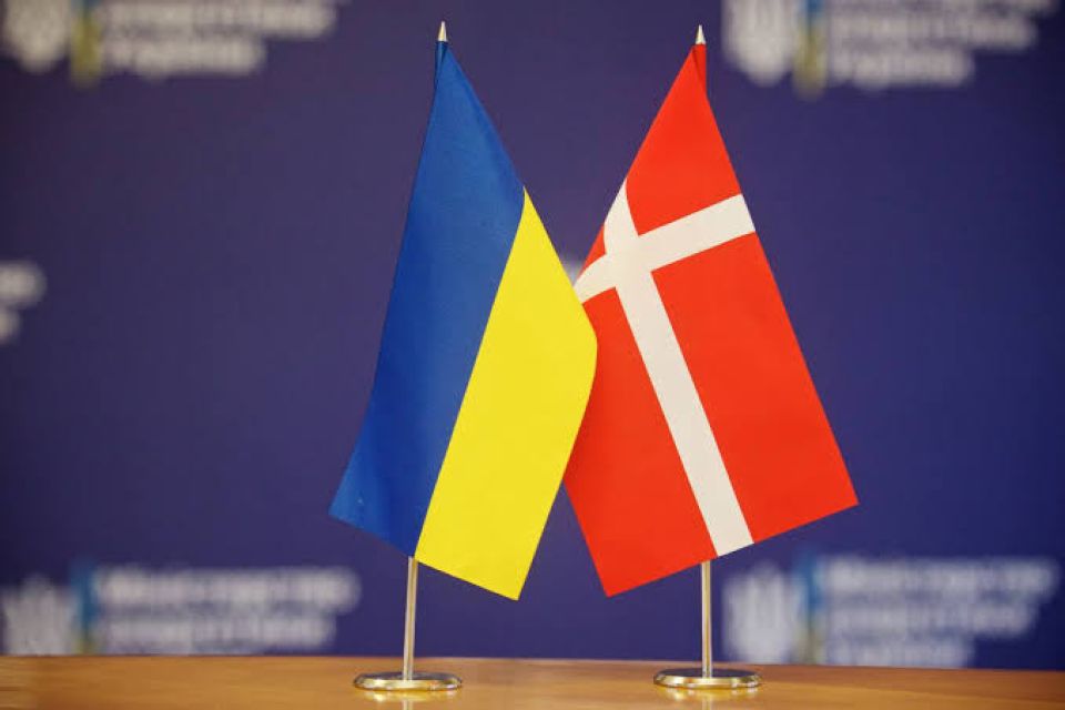 Ukraine ah 670 million dollar ge askaree eheege package eh dheyn Denmark inn ninmaifi