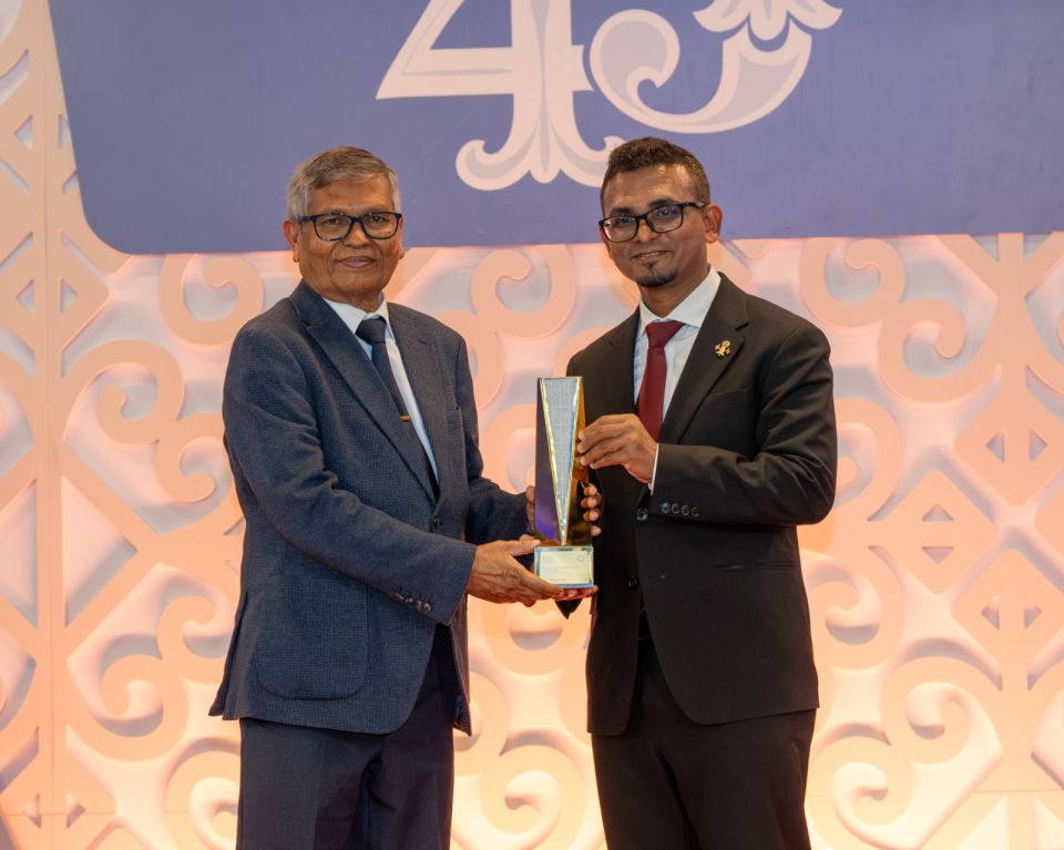 Maumoon himeneyhen MMA in maalee dhaairaage hidhumaiy theringe agu vazan koffi