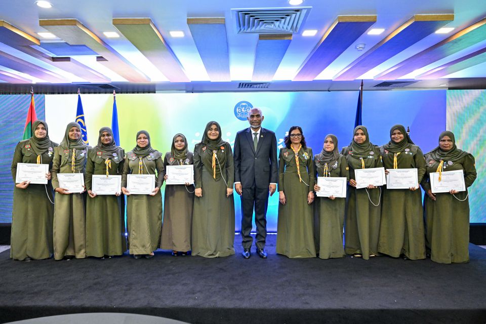 Girl guide dhuvas faahaga kurumuge rasmiyaathu Raees sharafuverikohdheefi