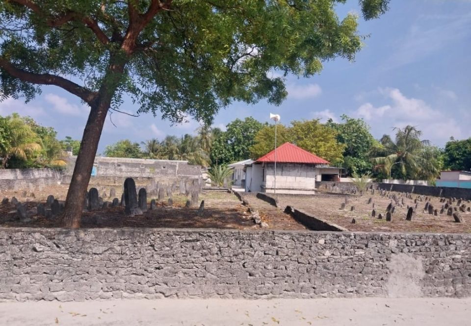 Dhivehi thaareekhu: Kandoodhoo naruvaa kaannaakaleygefaanuge vaahaka 