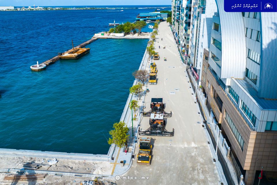 Beyru maguge sheet piling nimijje, angaara dhuvahu thaaru alhan fashanee
