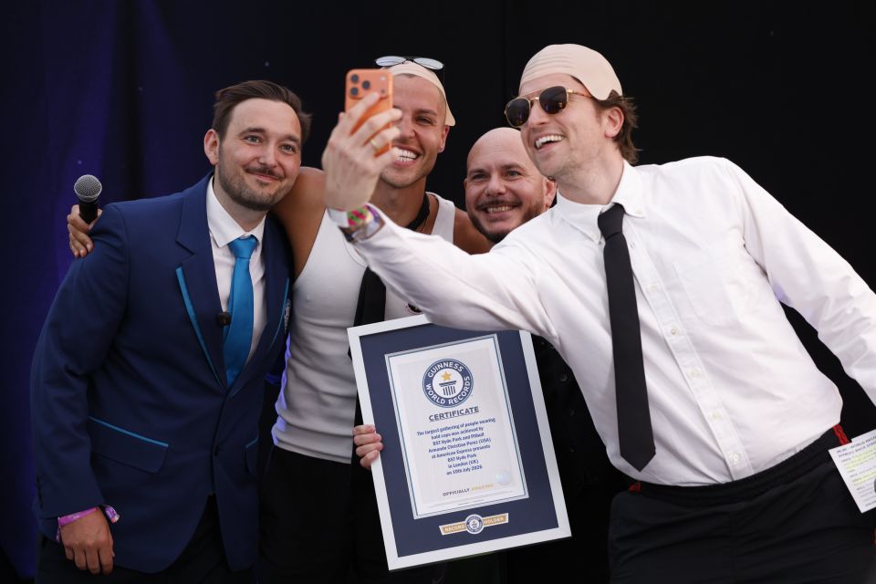 Pitbull aai eynaage supporterun thala cap alhaigen Guinness World Record eh muguraalaifi