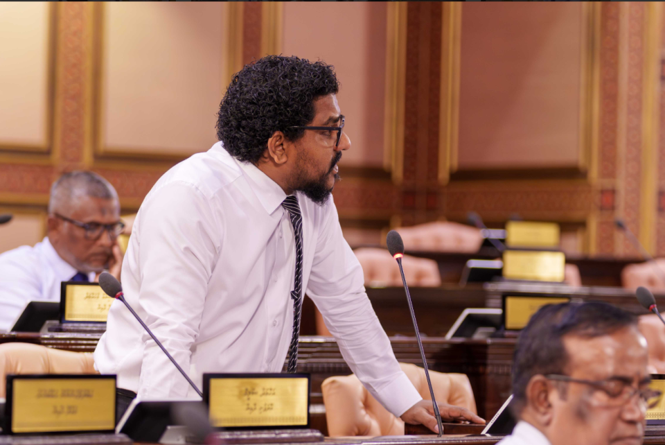 Sarukaaraa dhekolhu shuooru faalhukuraa meehun vazeefaain kandaa kamah bune garaareh