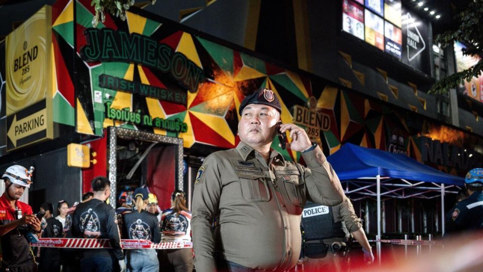 Bangkok ge pub eh gai roave 27 meehun maruvejje