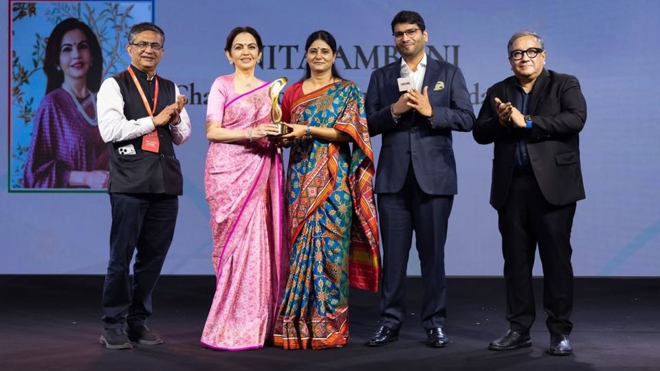 Fortune India ge enme nufoozugadha anhen viyafaariveriyaage magaamu Nita Ambani ah