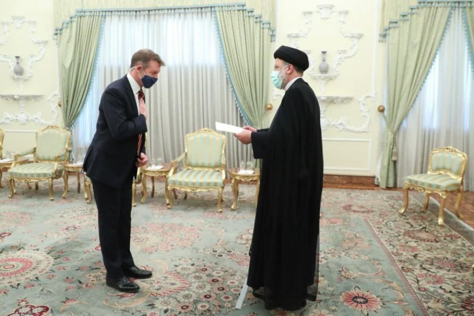 IRGC manaa kurumaa gulhigen Iran in Ingireysi Safeeru haazir kohffi 
