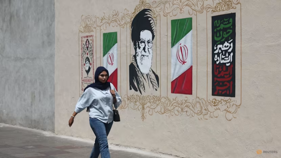 US renews strikes on Iran 