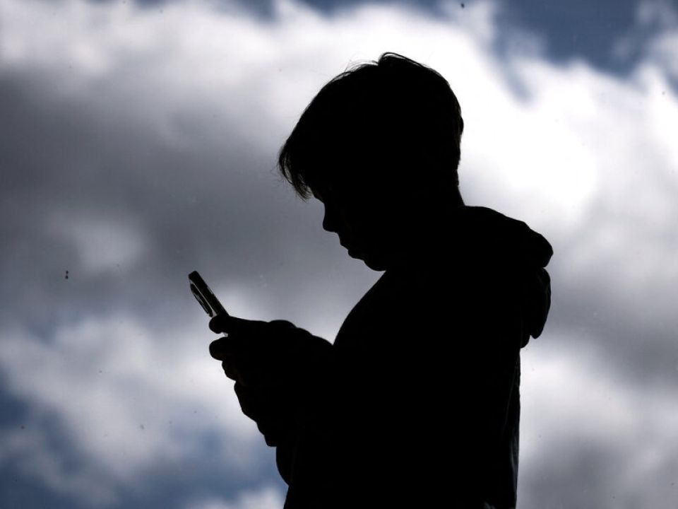 Meta aa dhekolhah kudakujjaku hushahelhi social media addiction massala anburaa gengosfi