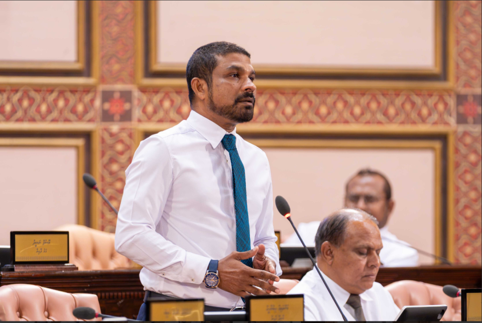 Masakkathuge thereah nuvadhe URA ah gaanoonee baarudheyn member Naseem govaalavvaifi