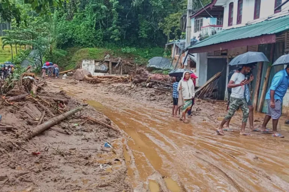 Sri Lanka gai fenboduve 7 meehun maruvumaa gulhigen school thah bandhukoffi