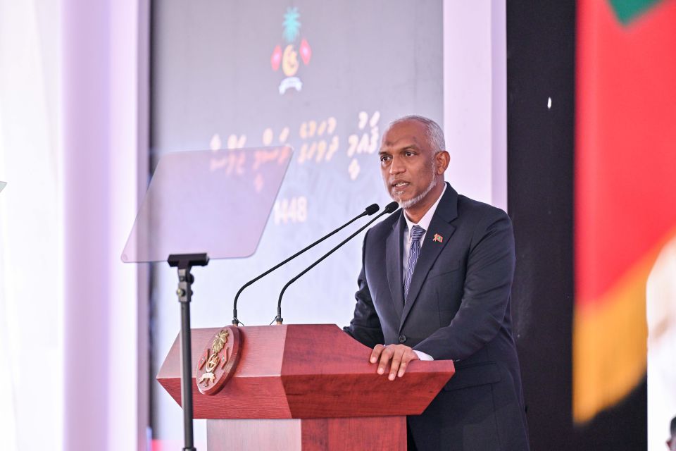 Boduthakurufaanuge thaareehun engenee beyruge baaruthakuge thereah girigen gosgen nuvaanekan: Raees