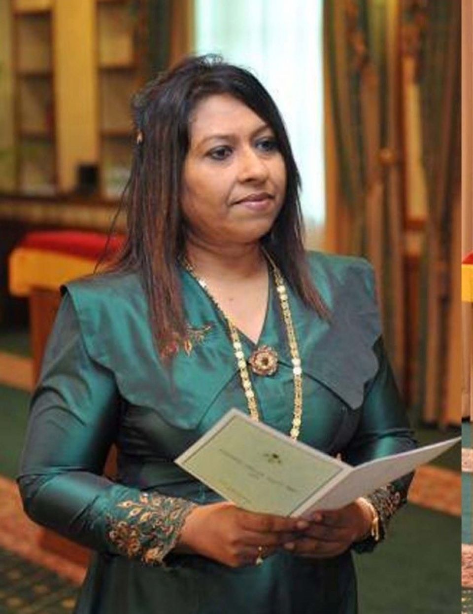 Ingireysivilaathugai hunnavaa safeerakah Jameelaa Ali ayyan kuran Majlis ah