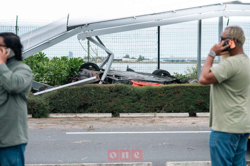 Highwa gai huri solar panel thakah car eh araifi