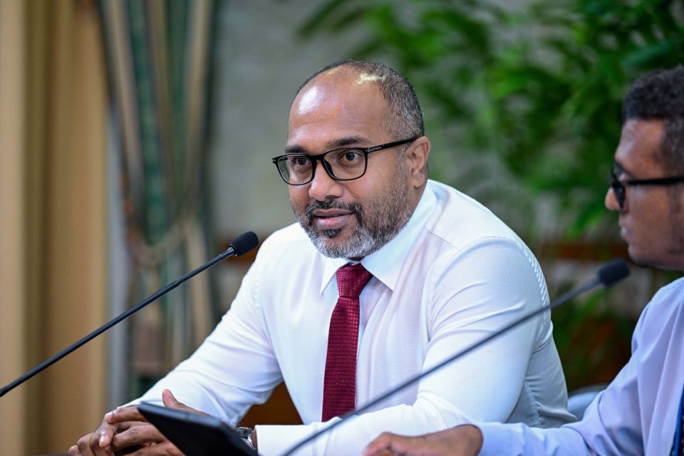 Kalhu baazaarugai fahathugai thibee baeh resort thakaai construction kunfunithakaai siyaasee meehun: Ihsaan