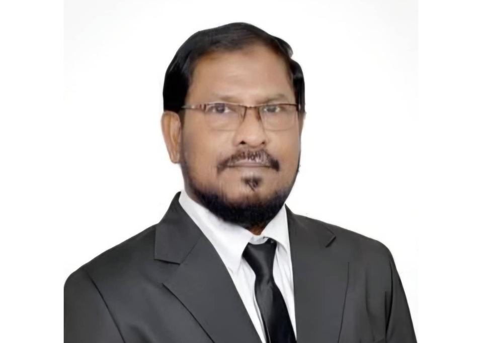Retired magistrate Ali Shafeeq avahaaravumun Raees thauziyaa fonuvvaifi 