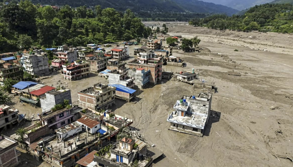 Nepal ah kurimathivi fenboduvumuge haadhisaa aa gulhigen Raees thauziyaa fonuvvaifi 