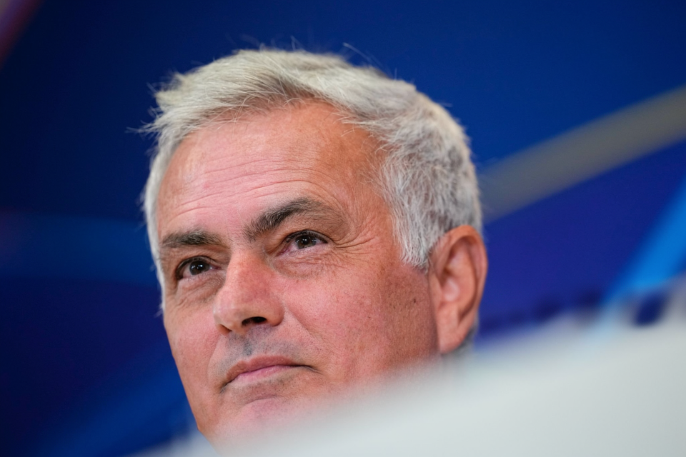 Real aaeku Champions League hoadhan ithuru pressure eh neh 