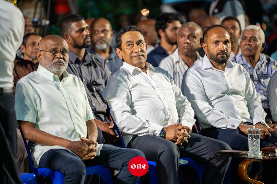 Fuggiri massala: Yaameen aa eh haalatheggai huri meehaku neh: dhaulaiy