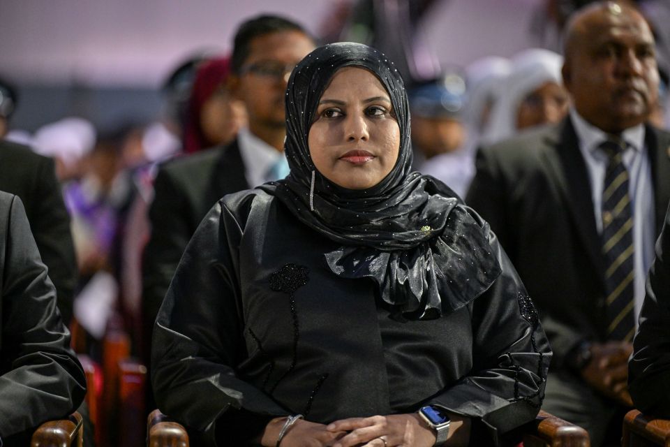 Maazeen yageen kohdhenee kaabafainnakee hurihaa gothakun ves gaabilu baehkan: Heena