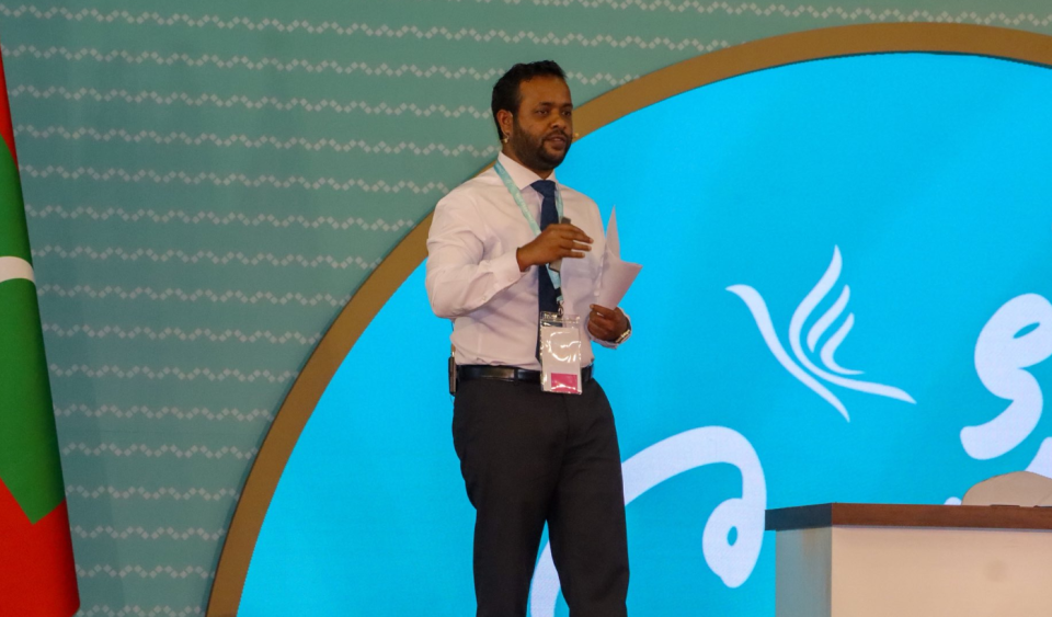 Raees dhakkavanee rayyithun beynunvaa kankan sarukaarun kohddheveynekamuge misaalu: Mutholib