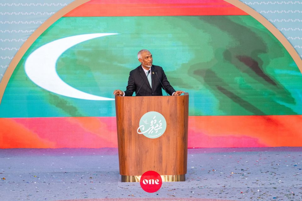 Dharani negi meehun dharaneege vaahaka dhahkan beynumei noon